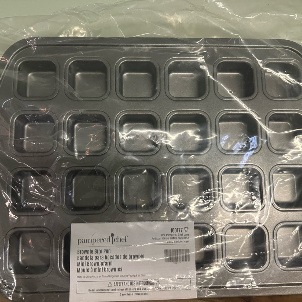 Pampered Chef Nonstick Mini Brownie Pan